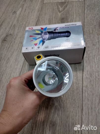 Аккумуляторный светодиодный фонарь 10 Вт