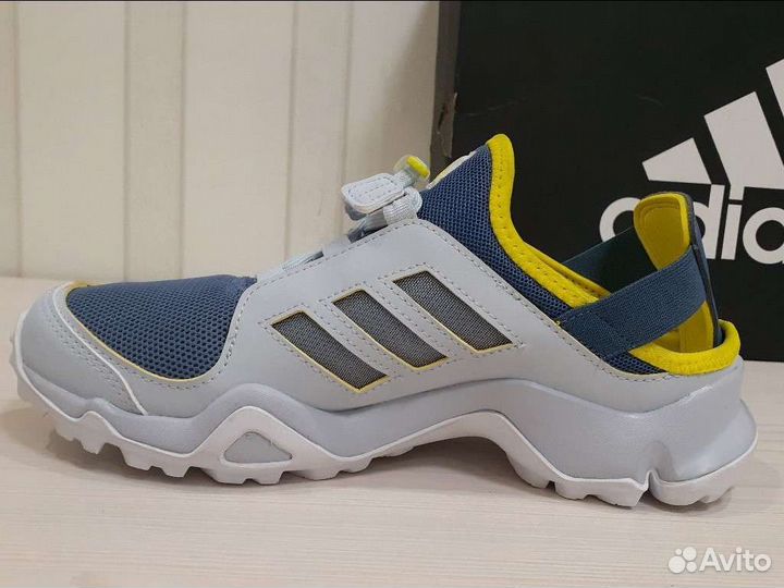 Кроссовки женские Adidas