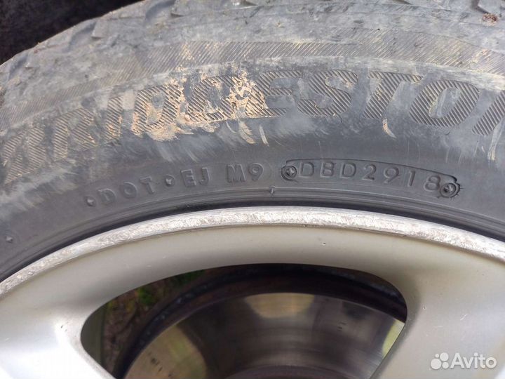 Bridgestone Blizzak DM-V2 235/55 R20