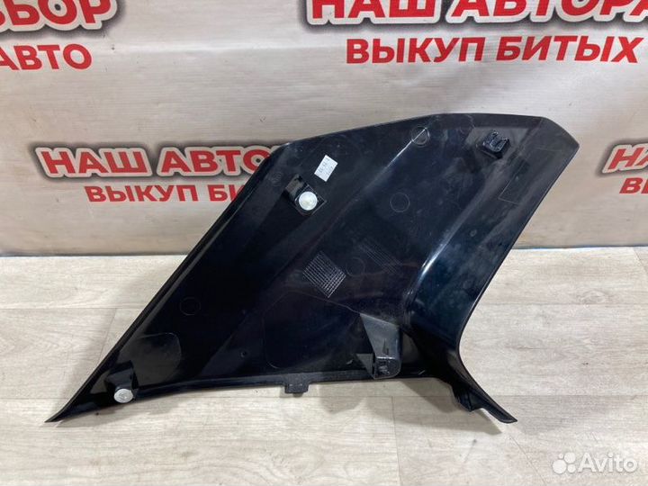 Обшивка багажника правая Bmw X5 (E-70) 2010