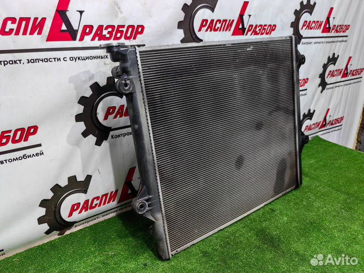 Радиатор охлаждения двигателя Toyota Land Cruiser