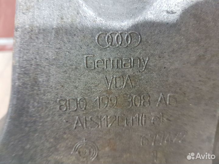 Кронштейн крепления Volkswagen passat B5+