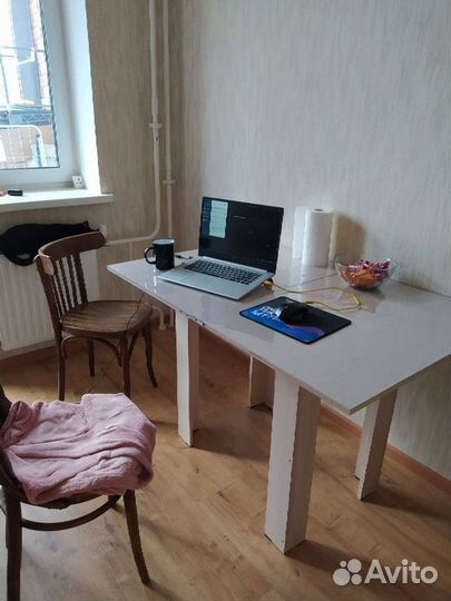 Стол кухонный