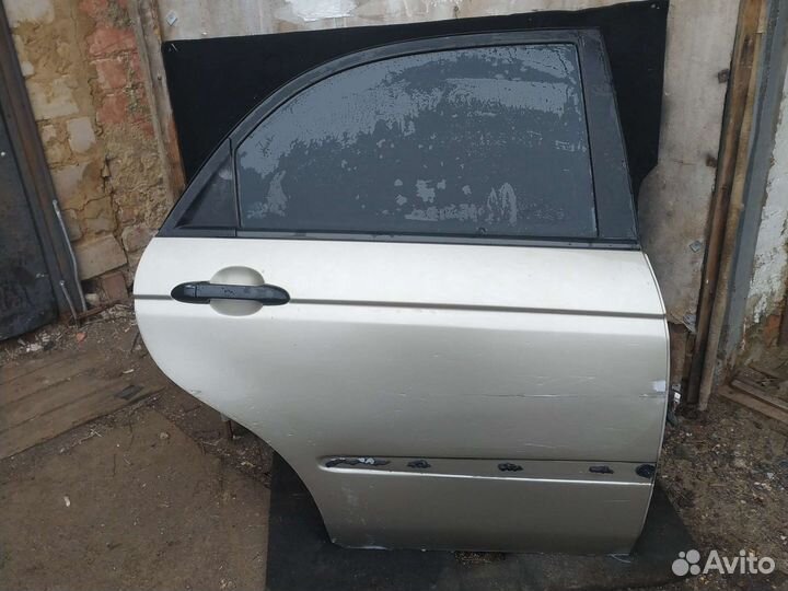 Задняя правая дверь kia cerato 1