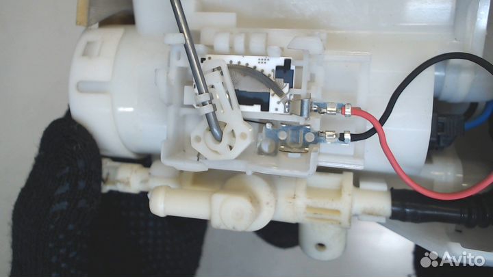 Насос топливный электрический Toyota RAV 4, 2004