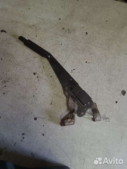 Рычаг стояночного тормоза Volkswagen Passat B3