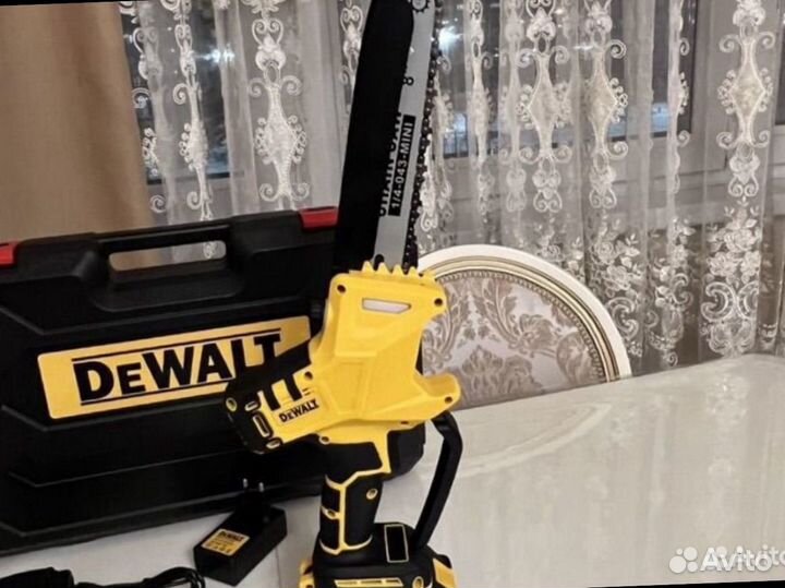 Аккумуляторная цепная пила dewalt