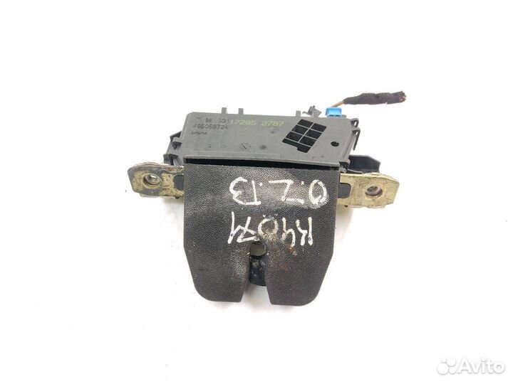 Замок крышки багажника Opel Zafira 2 (B) 2007