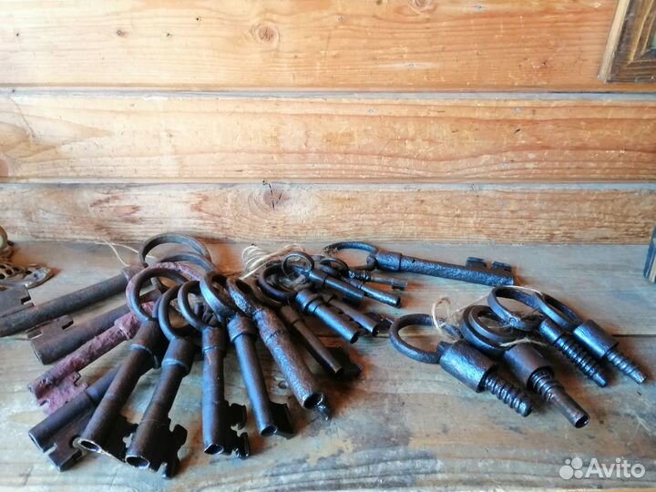 Старинные ключи