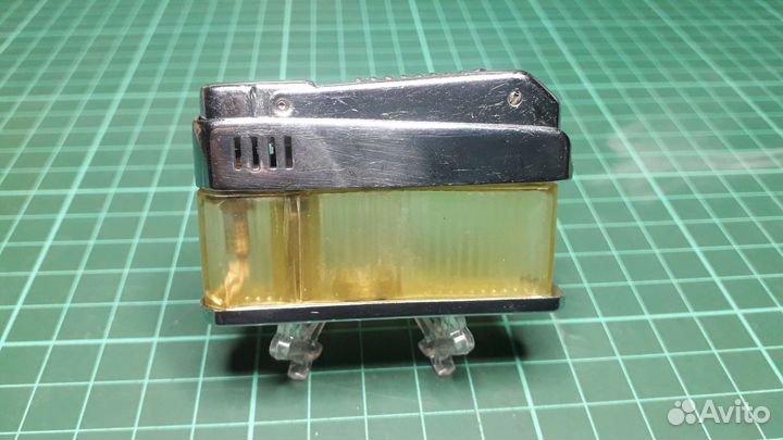 Зажигалка бензиновая