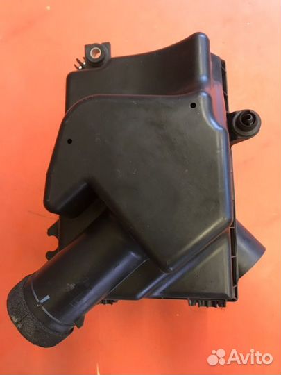 Корпус воздушного фильтра Toyota Camry AVV50