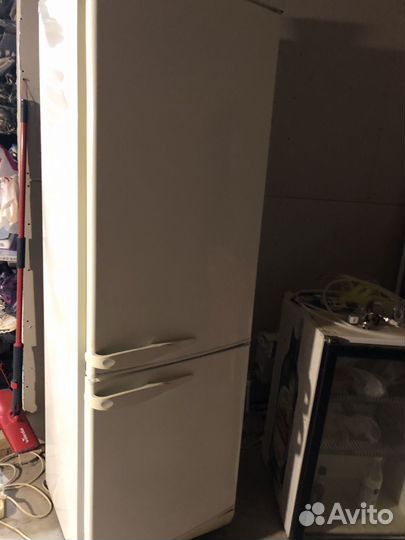 Полки и ящики холодильника Стинол