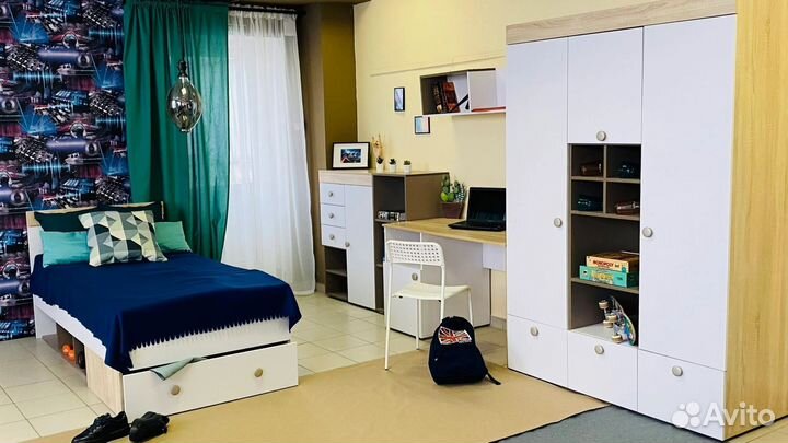 Стол письменный с тумбой