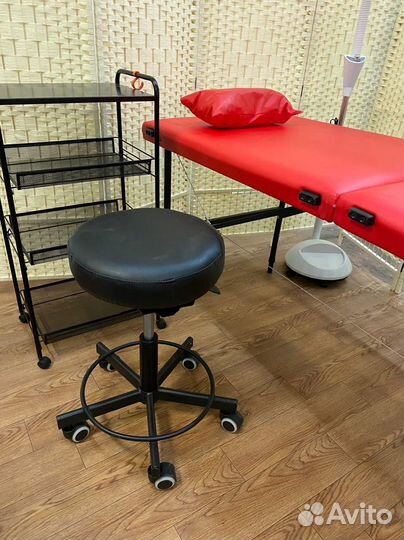 Стул круглый новый. действует доставка по городу