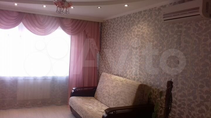 2-к. квартира, 64 м², 1/8 эт.