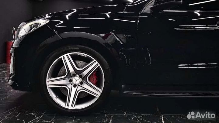 Шильдики в крылья V8 Biturbo Black Мерседес мл 166