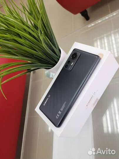 Xiaomi 12, 8/256 ГБ