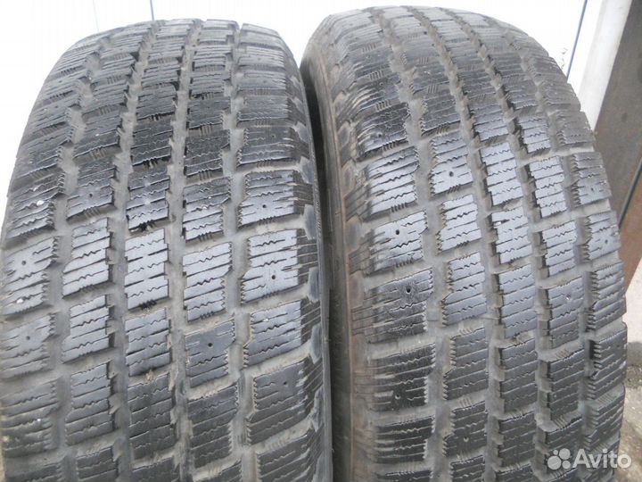 Cooper Weather-Master S/T 2 215/60 R16 95T