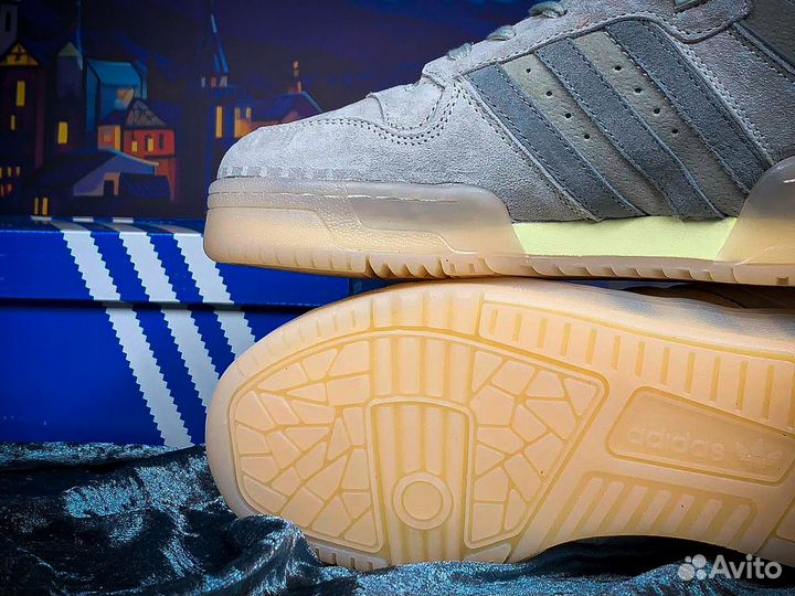 Кроссовки adidas forum 45 размер