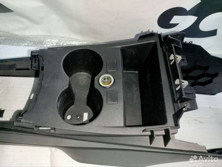 Центральная консоль volkswagen polo 5 / 6ru863241G