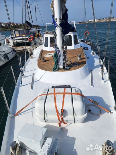 Стальная парусно-моторная яхта