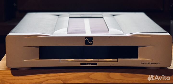 PS Audio Power Plant regenerator Premier