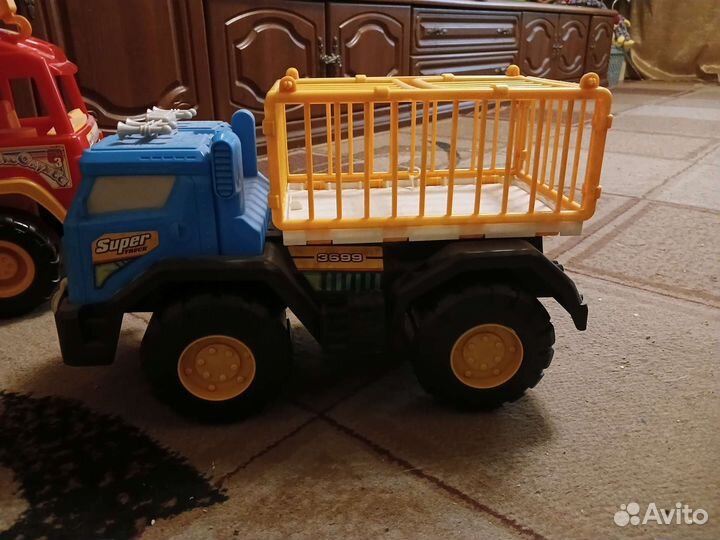 Игрушки машина большая