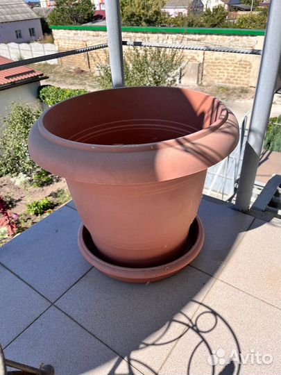 Горшок для цветов с поддоном новый