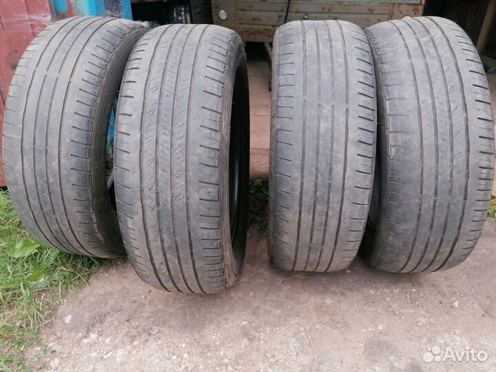 Bridgestone Dueler H/T 843 215/60 R17 96