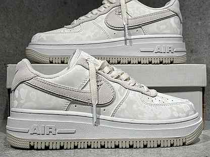 Кроссовки Nike Air Force 1 Luxe