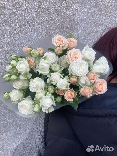 Букеты из кустовых роз