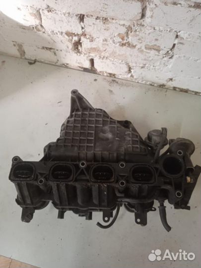 Впускной коллектор Mazda 6 GG 2002-2007