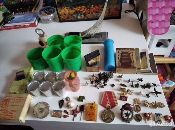 Перочинные ножи значки и другое