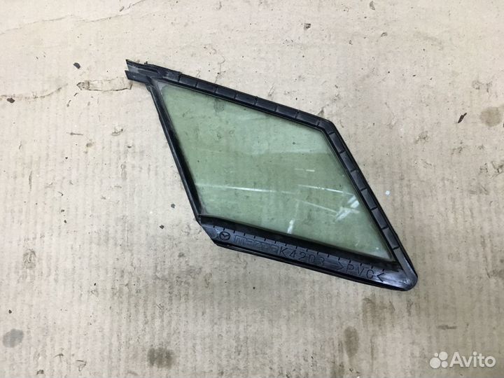 Стекло двери передней левой форточка Mazda 5 05-10