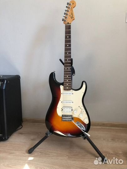 Электрогитара Fender Standard Stratocaster HSS RW