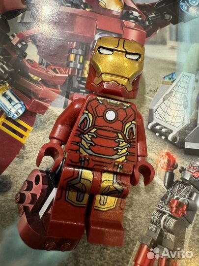 Lego Hulk Buster плюс Iron Man sh167