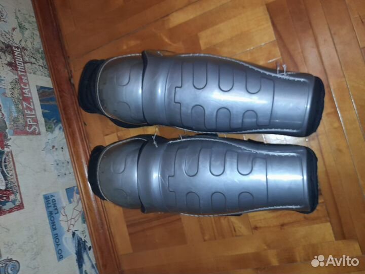 Продам форму хоккейную