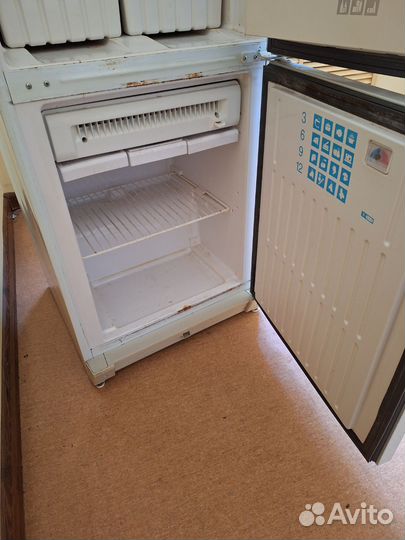 Холодильник бу stinol