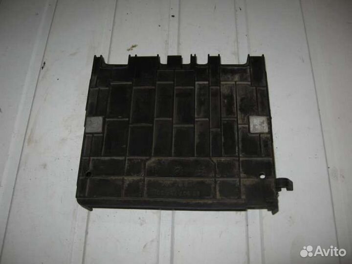 Корпус блока предохранителей Peugeot 206