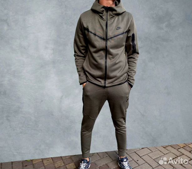 Спортивные костюмы Nike Tech Fleece