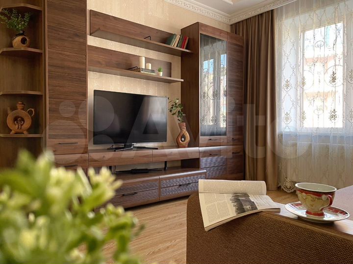 1-к. квартира, 42 м², 1/5 эт.