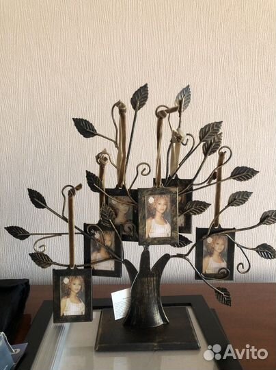 Семейное дерево с фоторамками