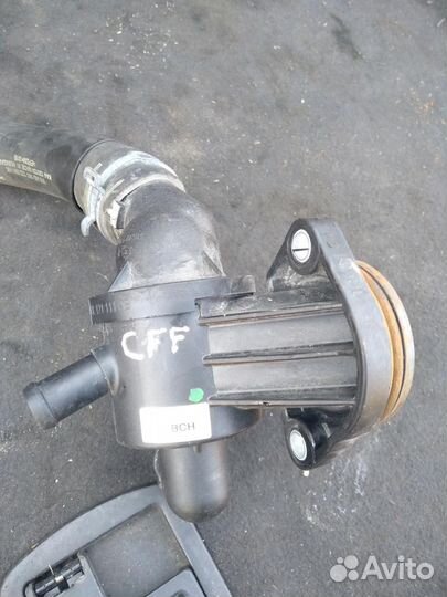 Корпус термостата 03L121111AE 2.0 TDI Volkswagen