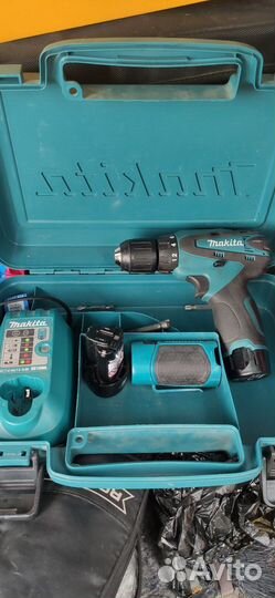 Шуруповерт Makita DF330DWE