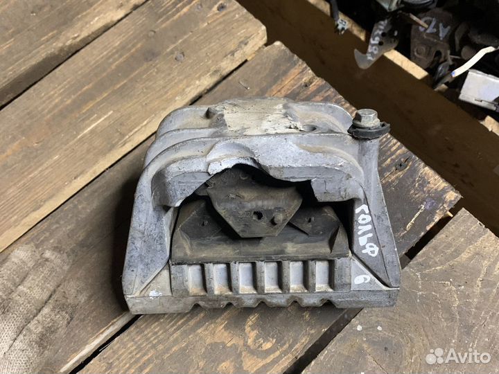 Подушка двигателя правая volkswagen golf 6