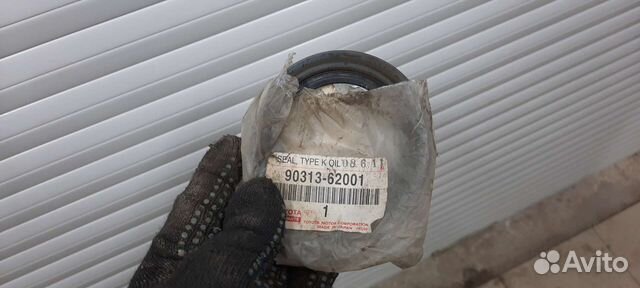 Сальник полуоси Toyota LC100/2003