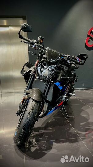 BMW M1000R