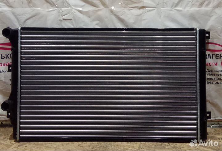 Радиатор охлаждения двигателя VW Skoda