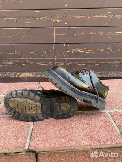 Всем привет На продажу camelot торг уместен