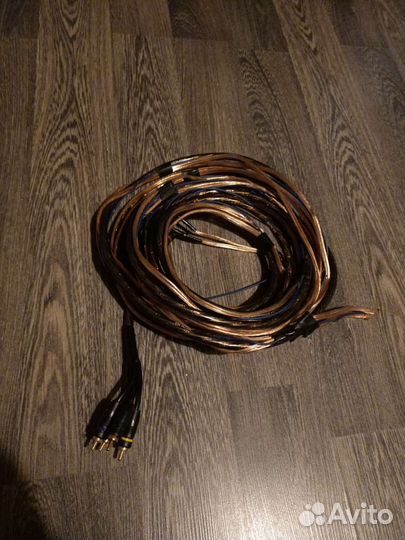 Автомобильный сабвуфер и усилитель